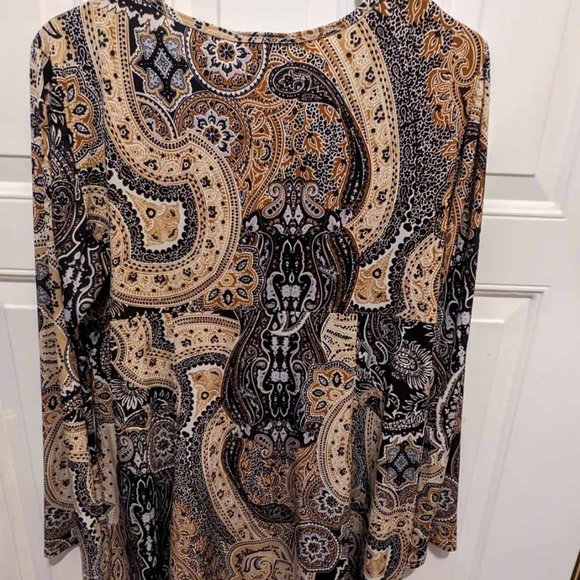 Monroe and Main Shirt - Picture 2 of 2